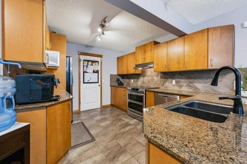81 Chapman Close Se, Calgary, AB 