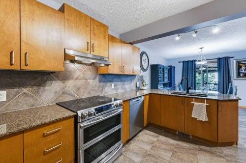 81 Chapman Close Se, Calgary, AB 