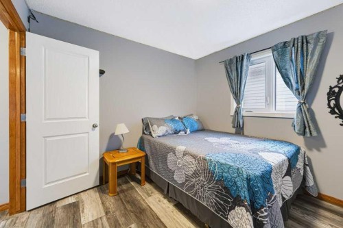81 Chapman Close Se, Calgary, AB 