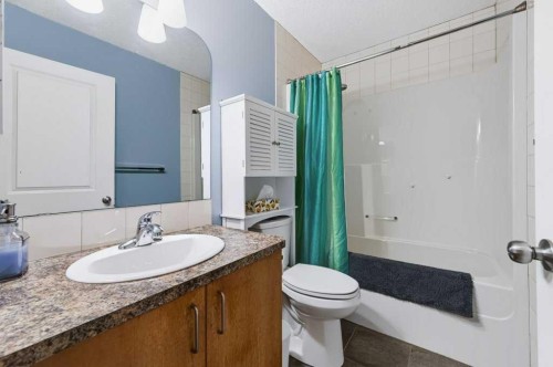 81 Chapman Close Se, Calgary, AB 