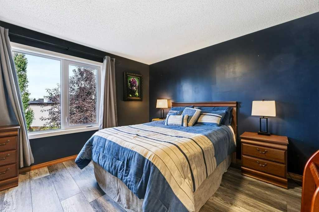 81 Chapman Close Se, Calgary, AB