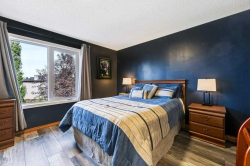 81 Chapman Close Se, Calgary, AB 