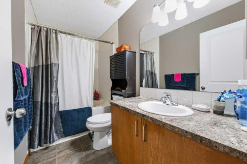 81 Chapman Close Se, Calgary, AB 