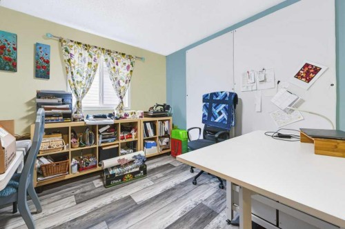 81 Chapman Close Se, Calgary, AB 