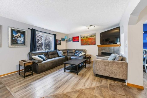 81 Chapman Close Se, Calgary, AB 
