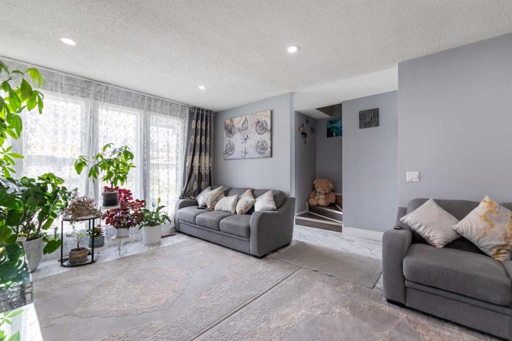 35 Templemont Drive Ne, Calgary, AB