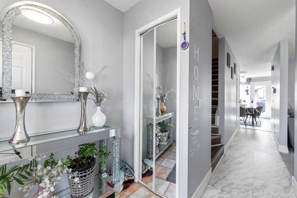 35 Templemont Drive Ne, Calgary, AB