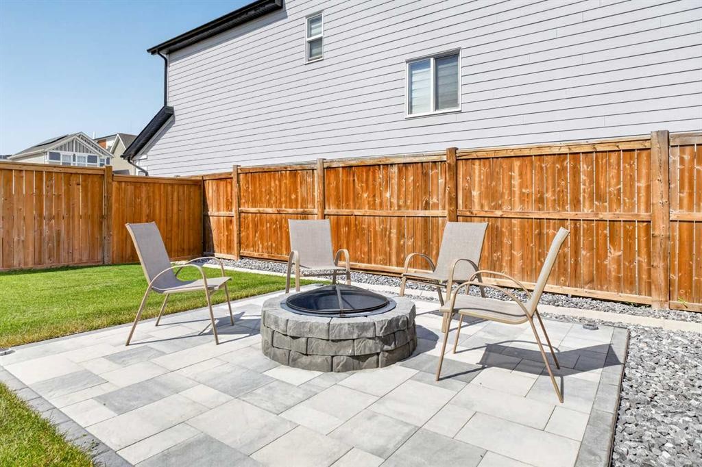 244 Masters Row Se, Calgary, AB