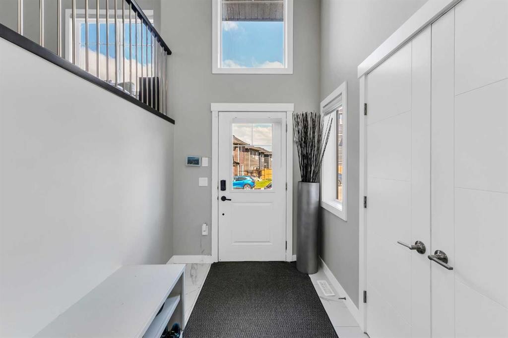 131 Sherview Grove Nw, Calgary, AB