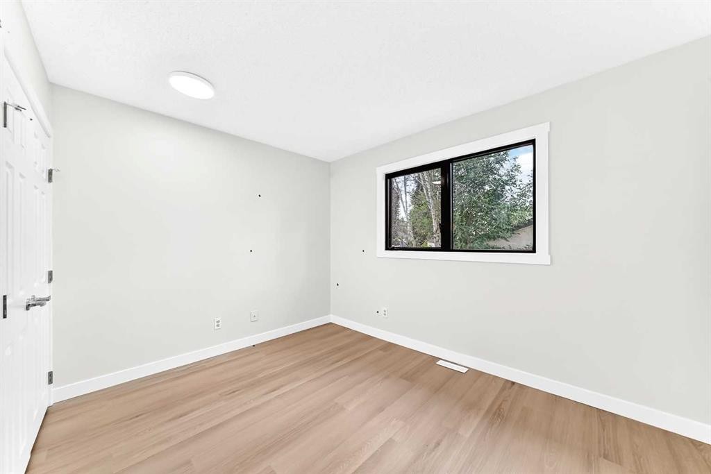 55 Mckinley Way Se, Calgary, AB