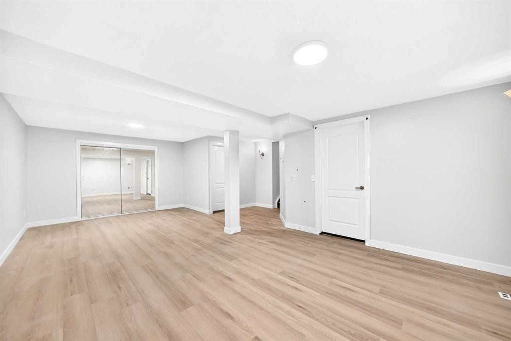 55 Mckinley Way Se, Calgary, AB
