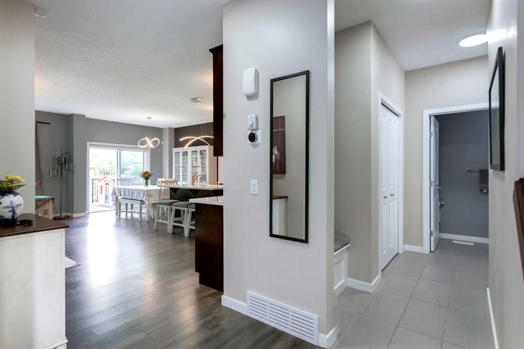 26 Walden Court Se, Calgary, AB