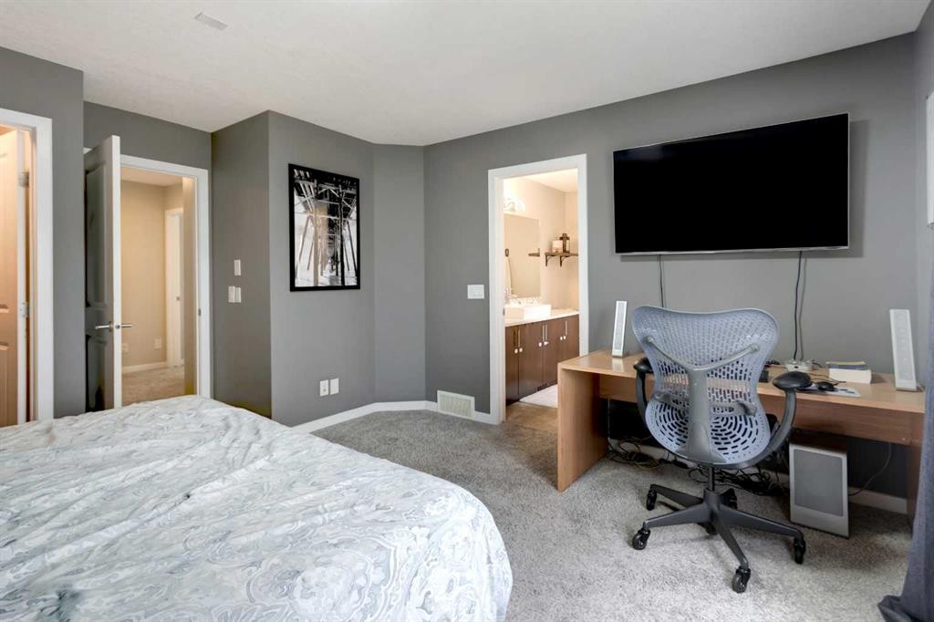 26 Walden Court Se, Calgary, AB