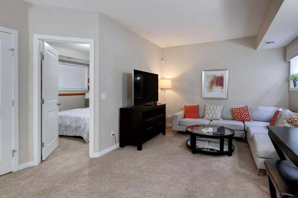 26 Walden Court Se, Calgary, AB