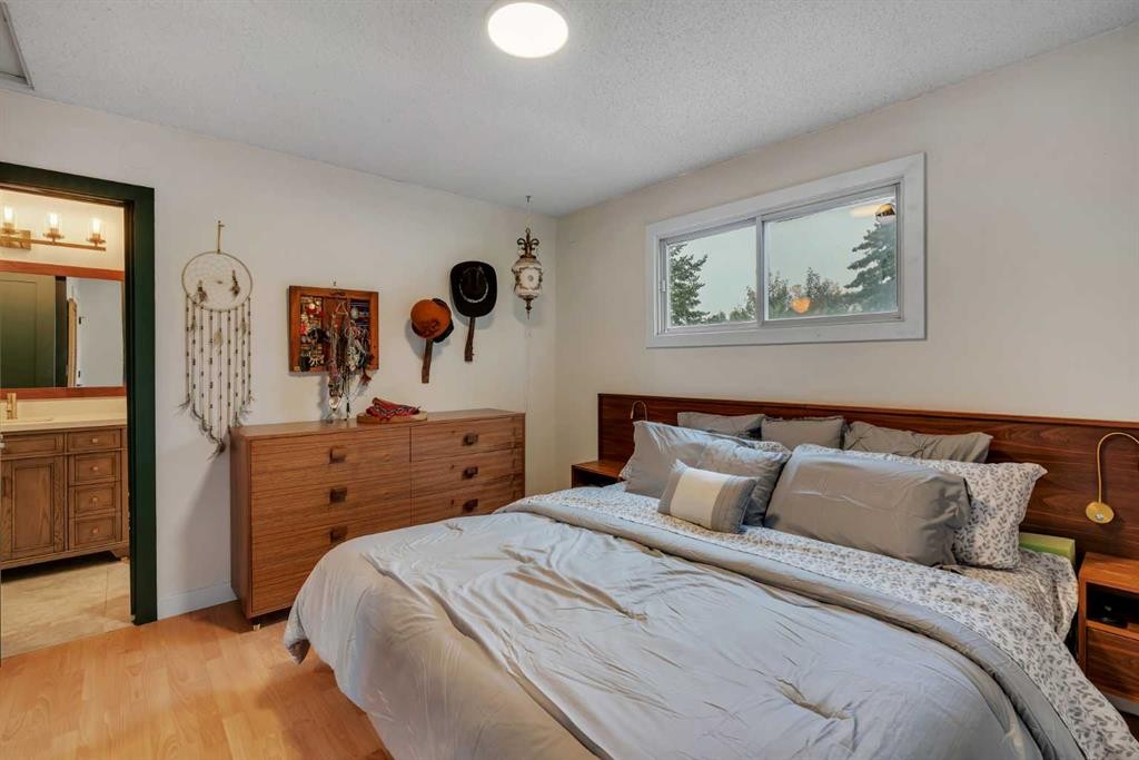 155 Brookgreen Drive Sw, Calgary, AB