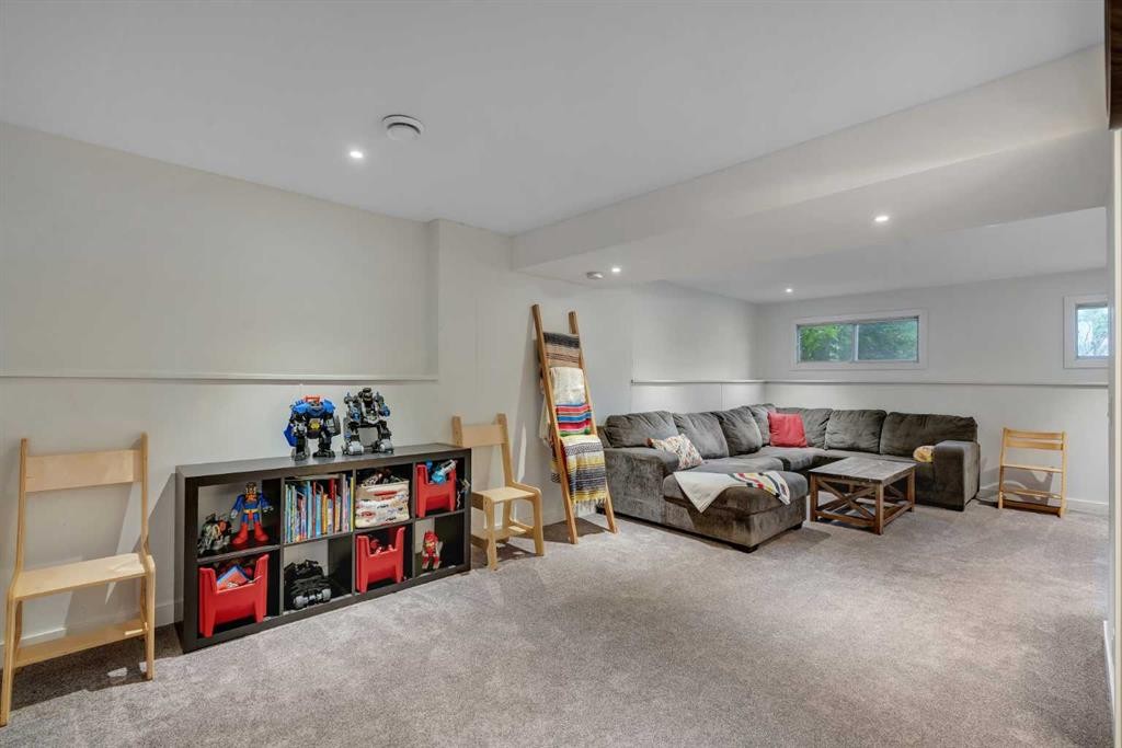 155 Brookgreen Drive Sw, Calgary, AB