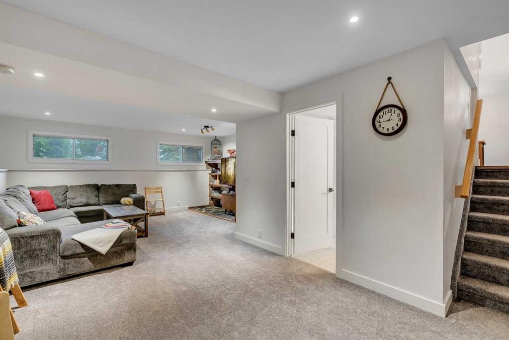 155 Brookgreen Drive Sw, Calgary, AB