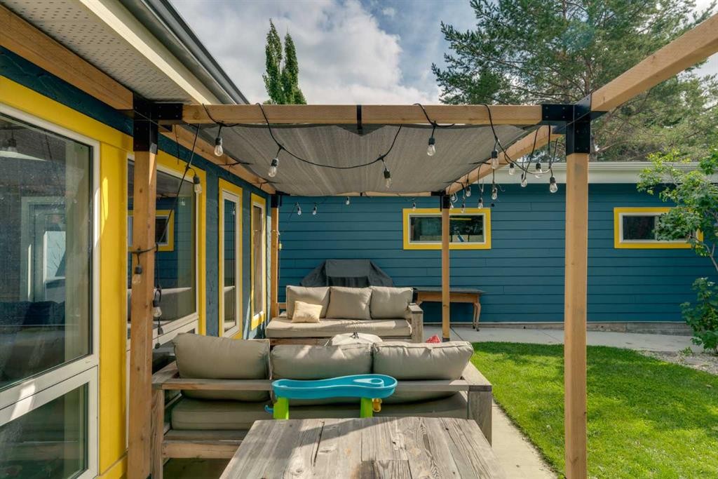 155 Brookgreen Drive Sw, Calgary, AB