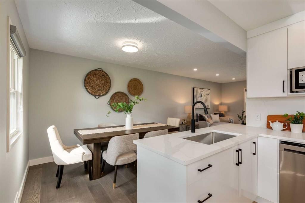 1051 8 Avenue Ne, Calgary, AB