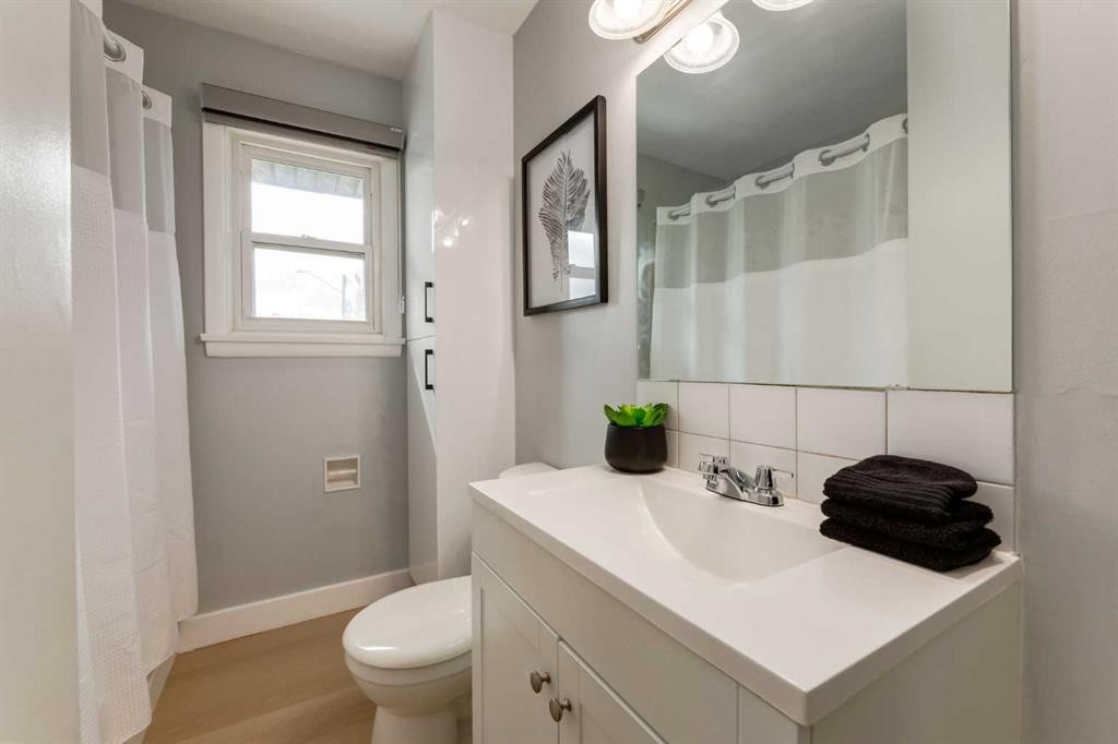 1051 8 Avenue Ne, Calgary, AB
