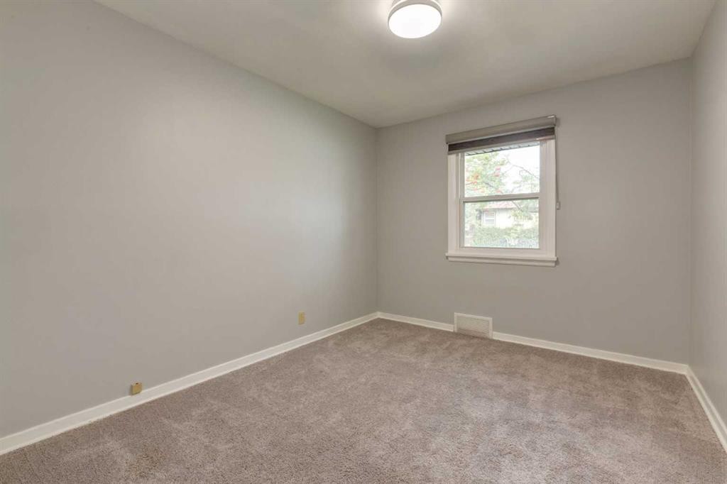 1051 8 Avenue Ne, Calgary, AB