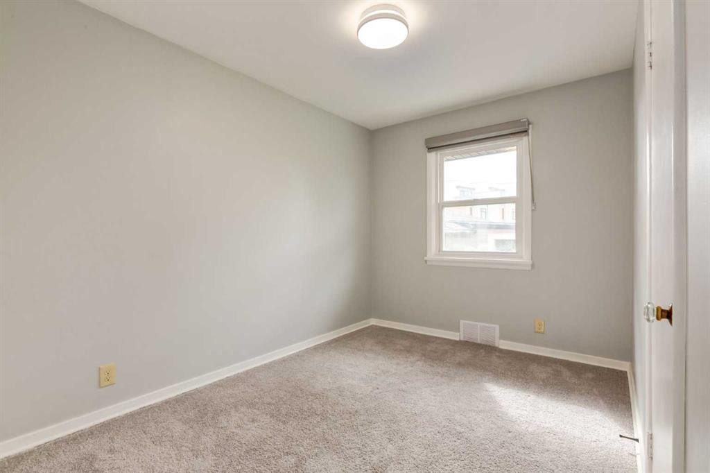 1051 8 Avenue Ne, Calgary, AB