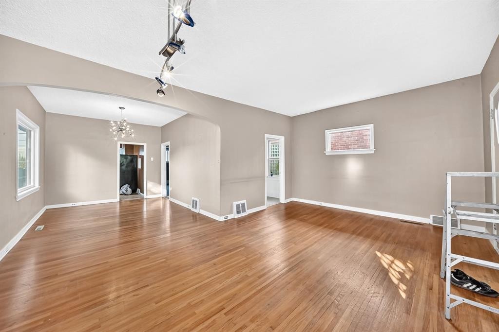 466 22 Avenue Nw, Calgary, AB
