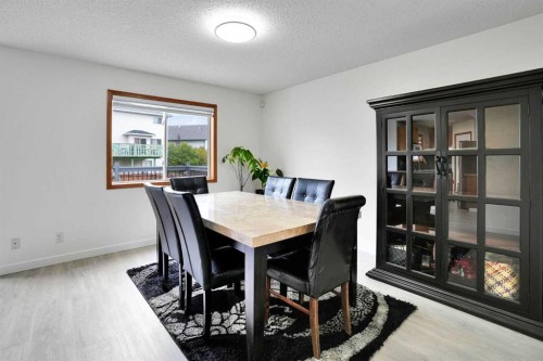7198 Laguna Way Ne, Calgary, AB 
