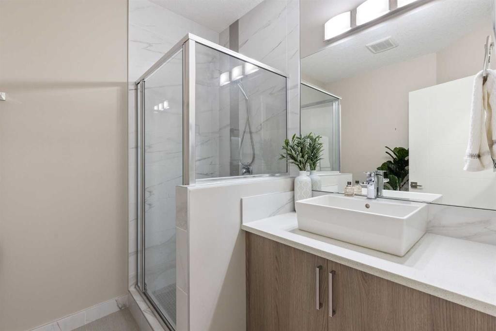 809 20A Avenue Ne, Calgary, AB