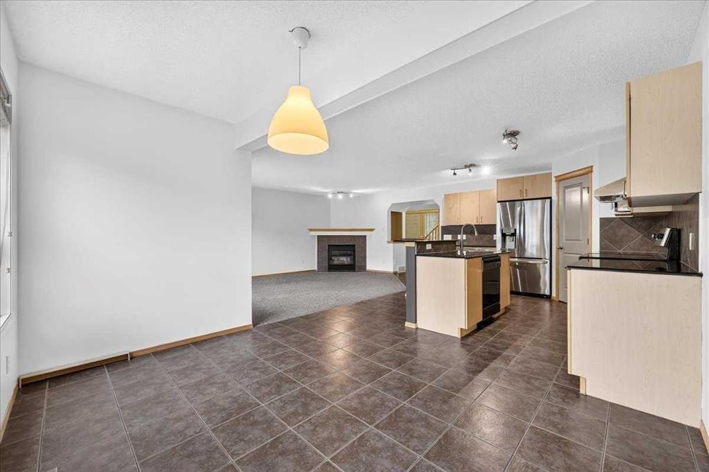 177 Royal Birch Terrace Nw, Calgary, AB
