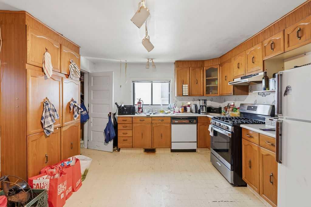 411 37 Avenue Nw, Calgary, AB