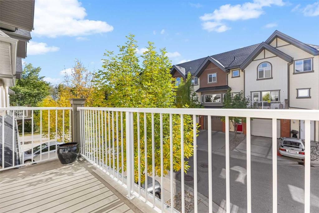 1010 Wentworth Villas Sw, Calgary, AB