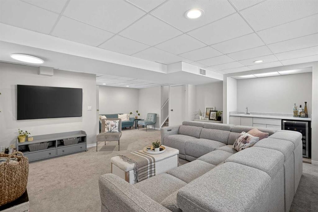 10704 Maplecrest Road Se, Calgary, AB