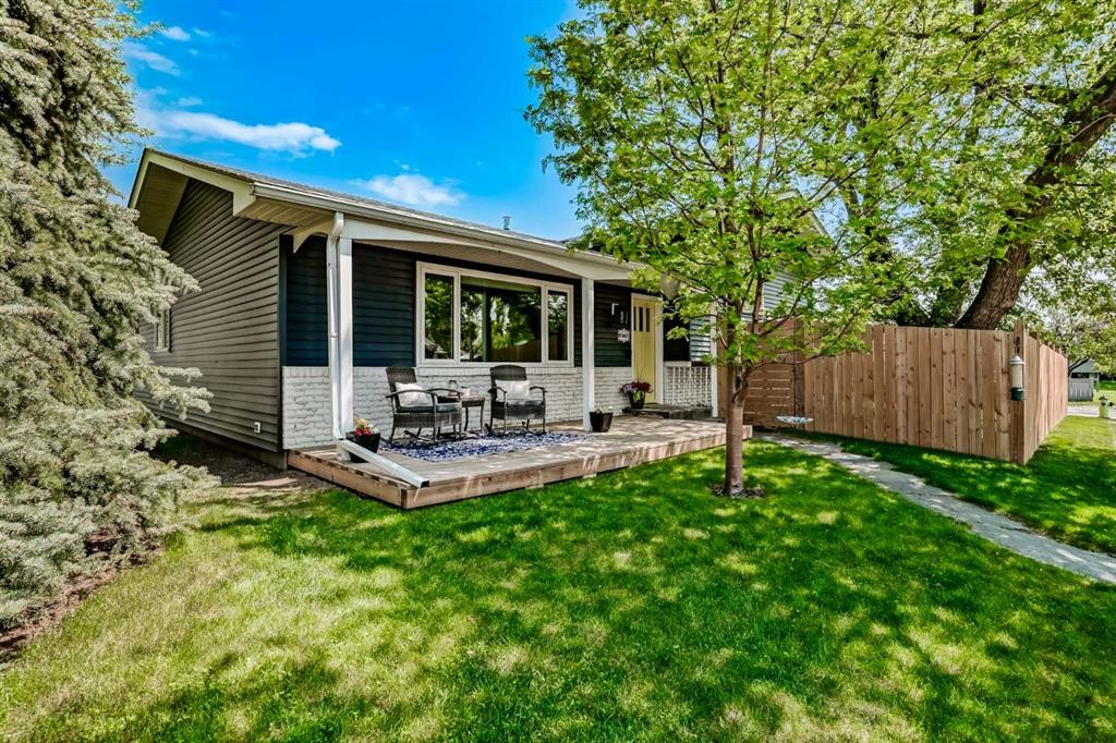 10704 Maplecrest Road Se, Calgary, AB