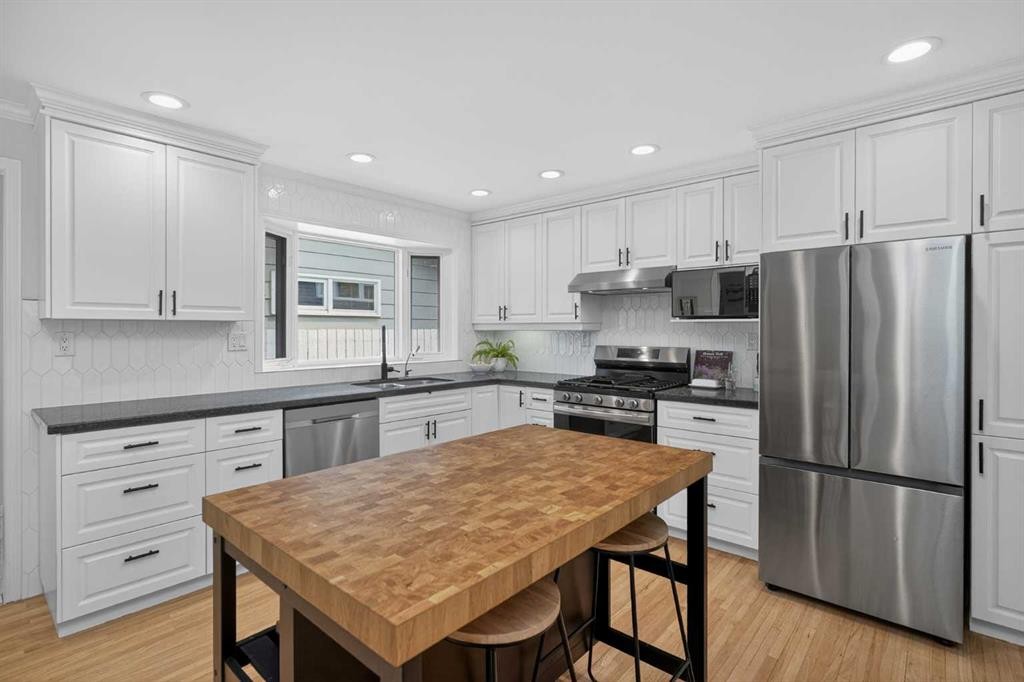 10704 Maplecrest Road Se, Calgary, AB