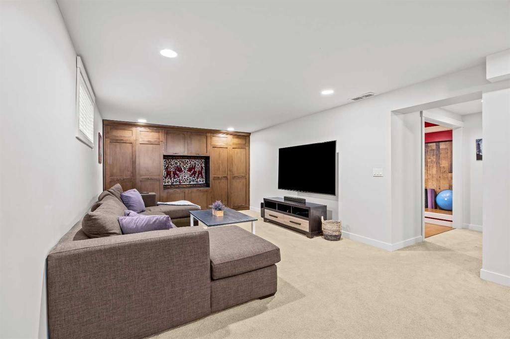 9 Sunset Way Se, Calgary, AB