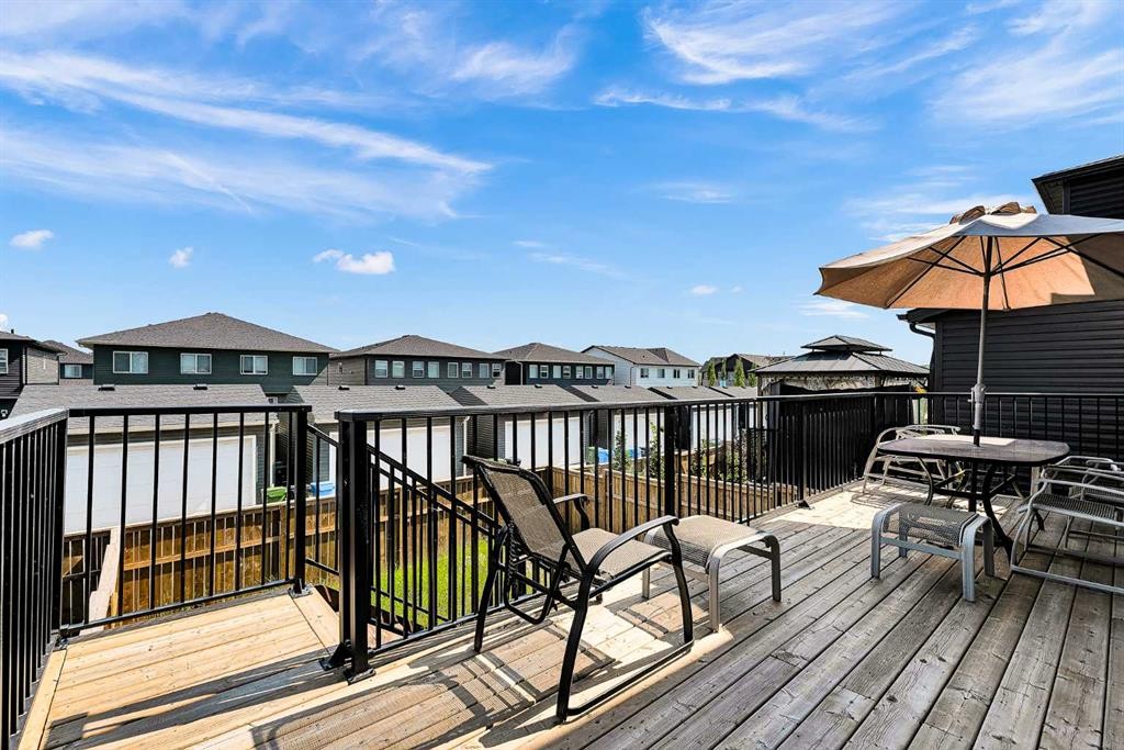 602 Creekstone Circle Sw, Calgary, AB