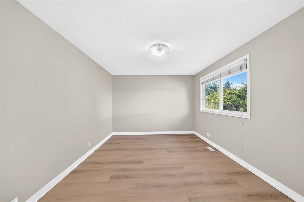 2515 62 Street Ne, Calgary, AB