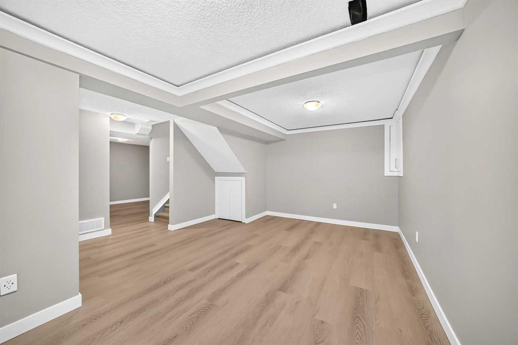 2515 62 Street Ne, Calgary, AB