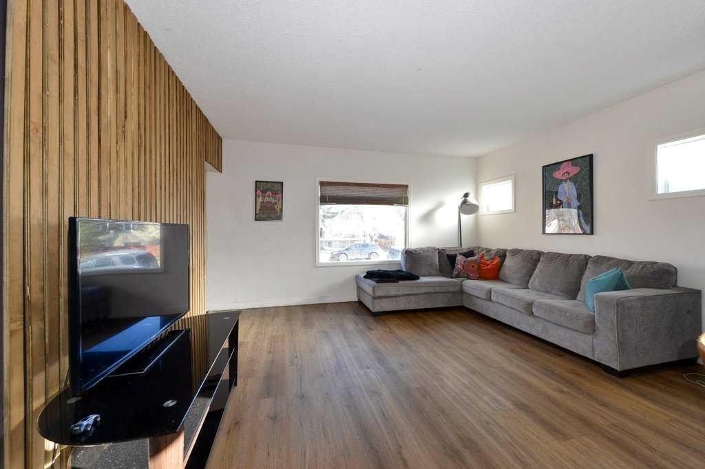7639 21 Street Se, Calgary, AB