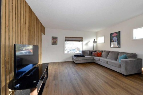 7639 21 Street Se, Calgary, AB 