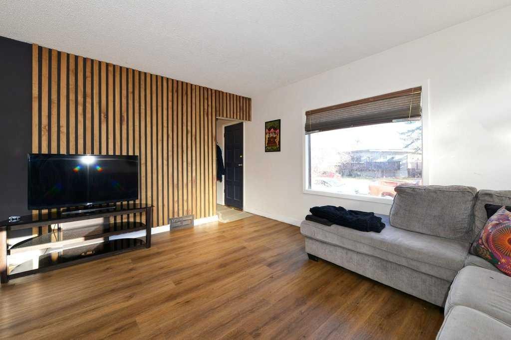 7639 21 Street Se, Calgary, AB