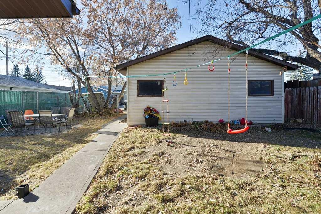 7639 21 Street Se, Calgary, AB