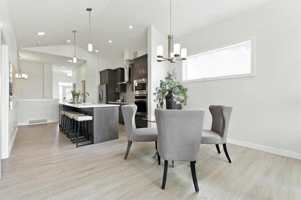 32 Clearview Gardens, Chestermere, AB