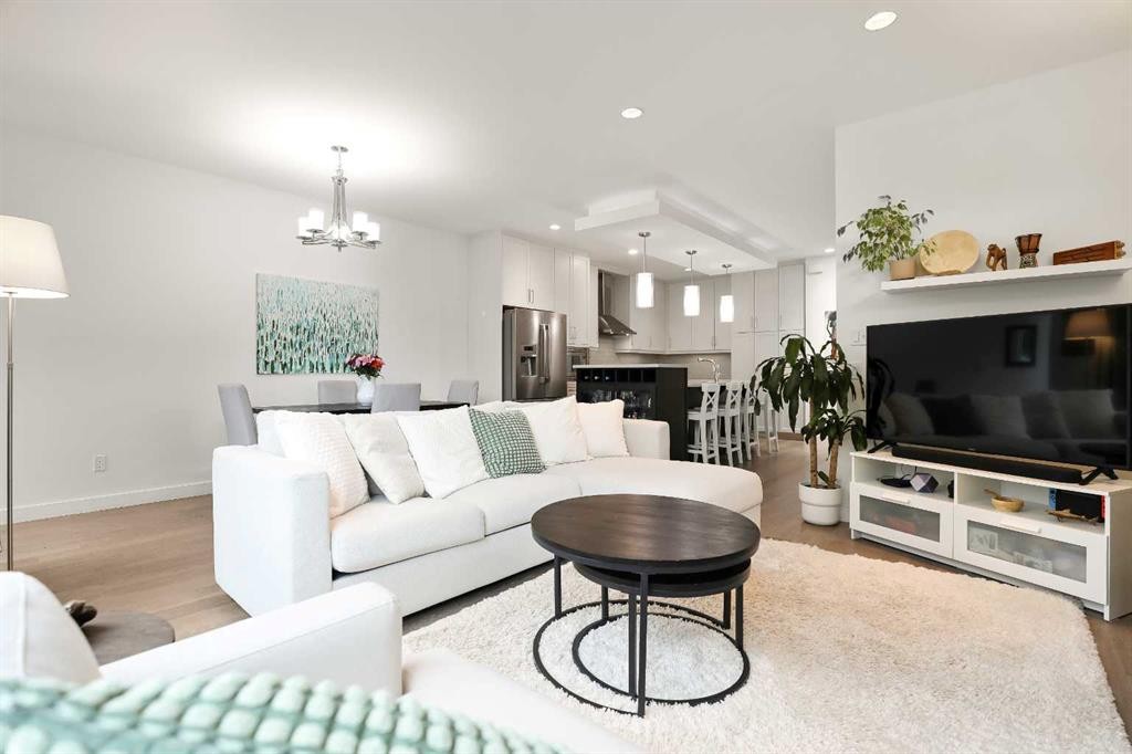 3334 42 Street Sw, Calgary, AB