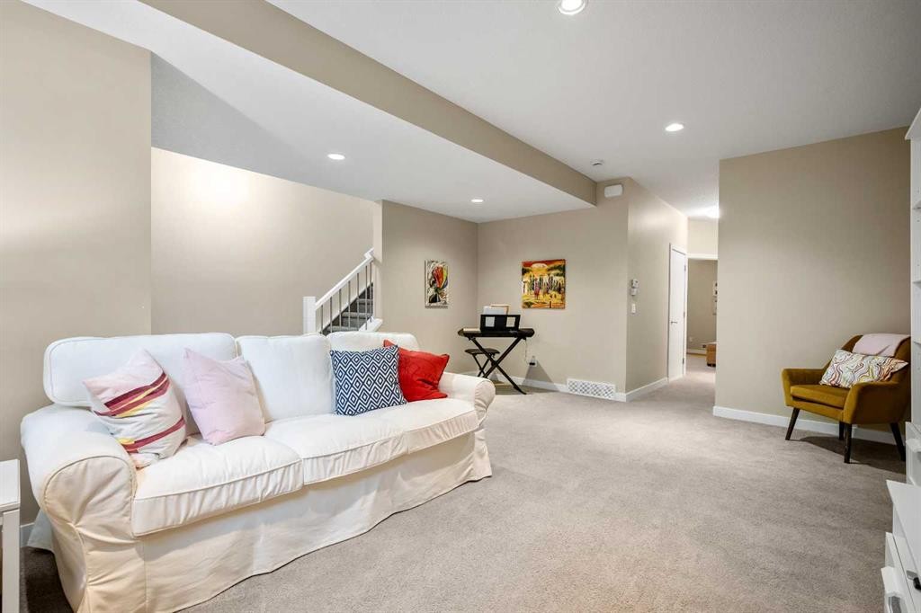 3334 42 Street Sw, Calgary, AB