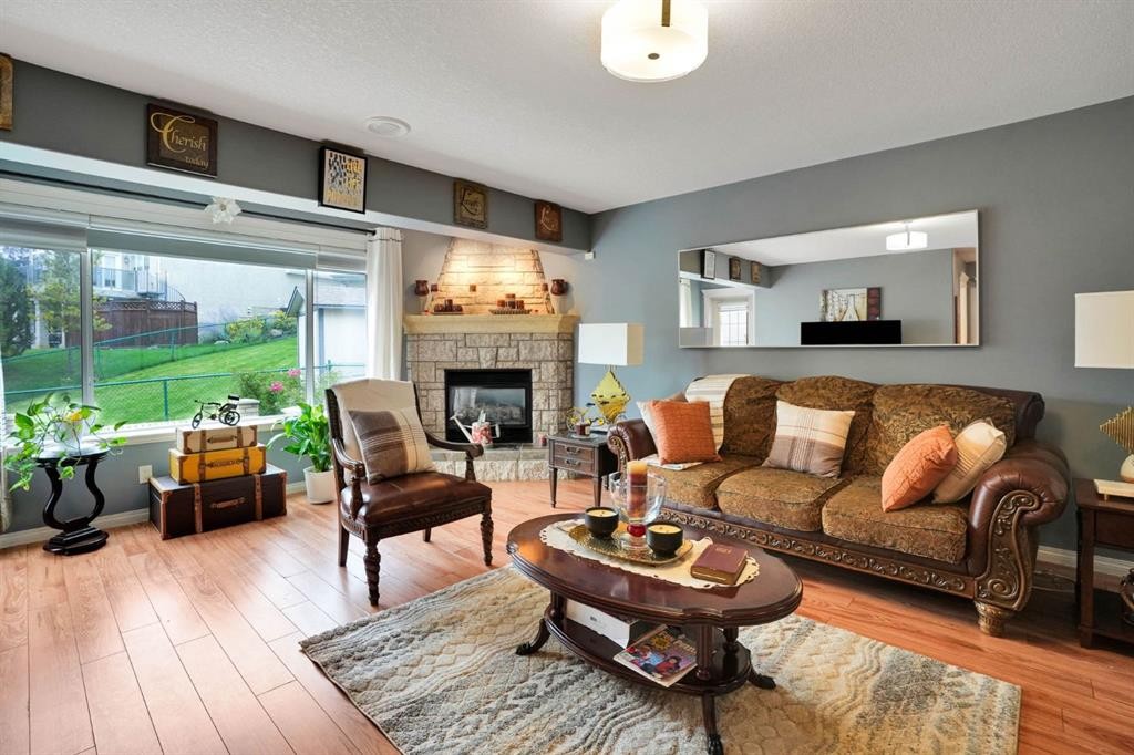 54 Royal Crest Way Nw, Calgary, AB