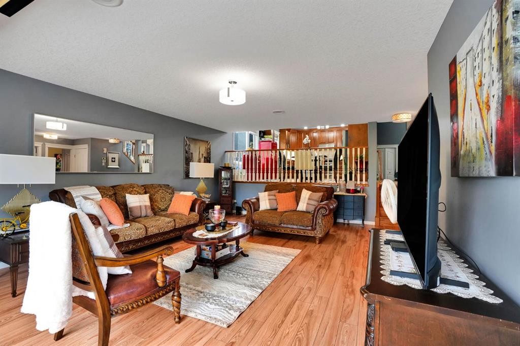 54 Royal Crest Way Nw, Calgary, AB