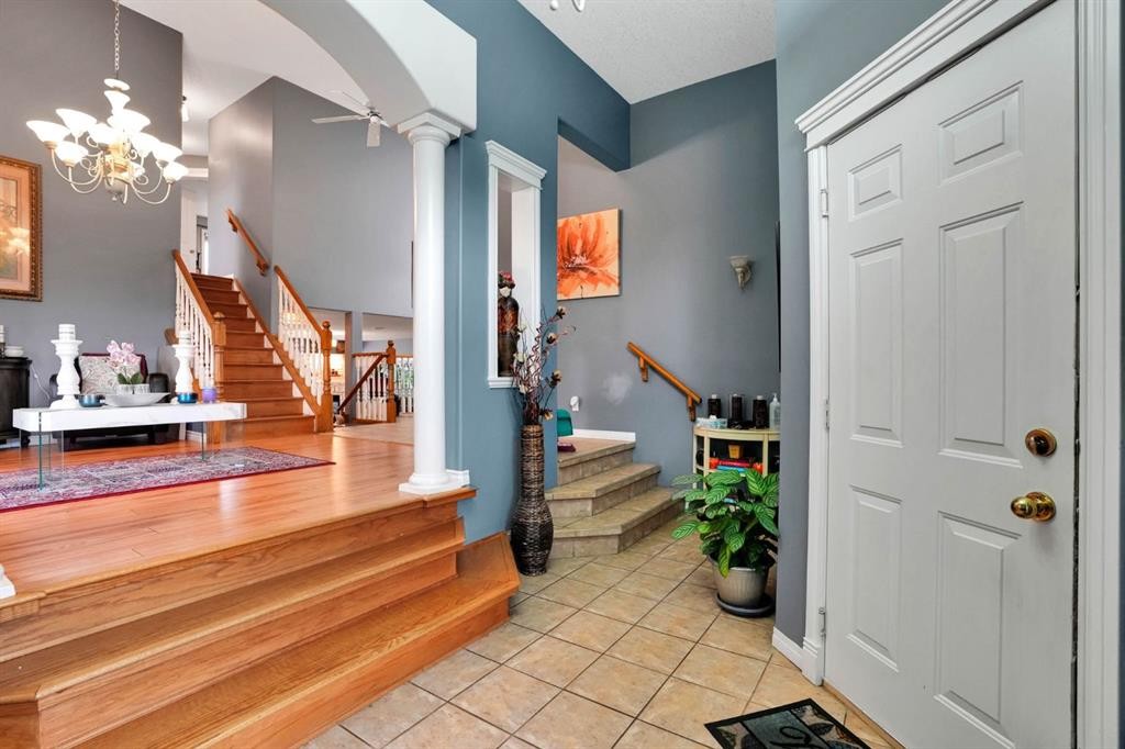 54 Royal Crest Way Nw, Calgary, AB