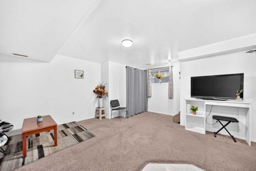 303 Saddlebrook Circle Ne, Calgary, AB 